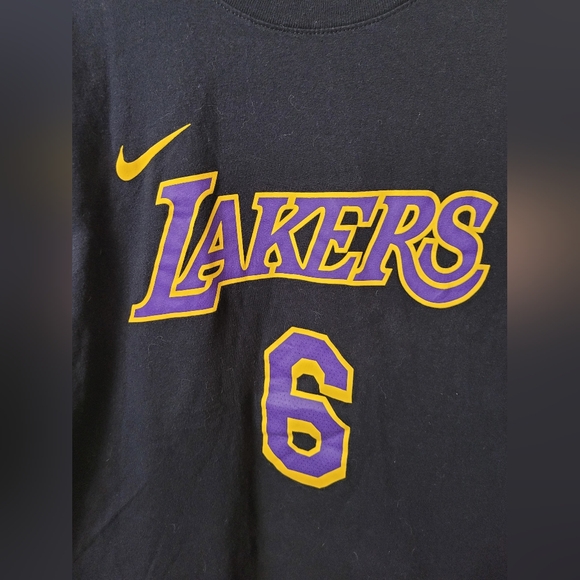 Nike Lebron James Lakers Tee - Picture 2 of 4